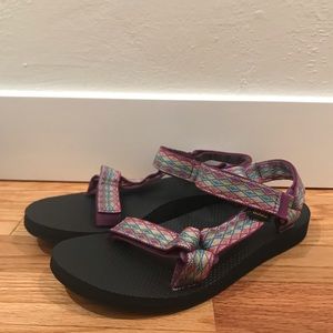 Teva Sandal! BRAND NEW